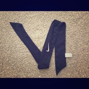 Nike tie head band